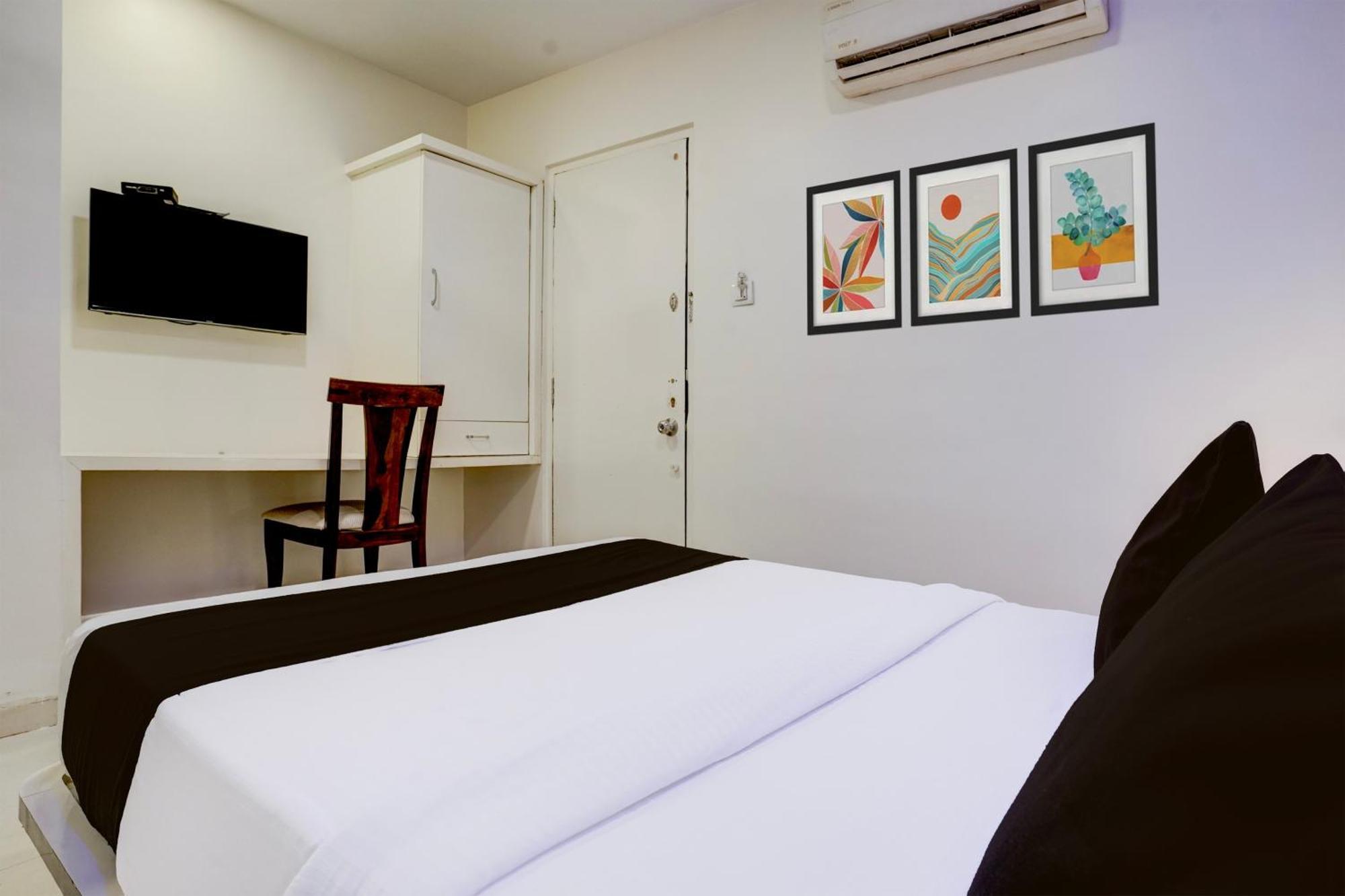 Hotel O Golden Star Bombay Esterno foto